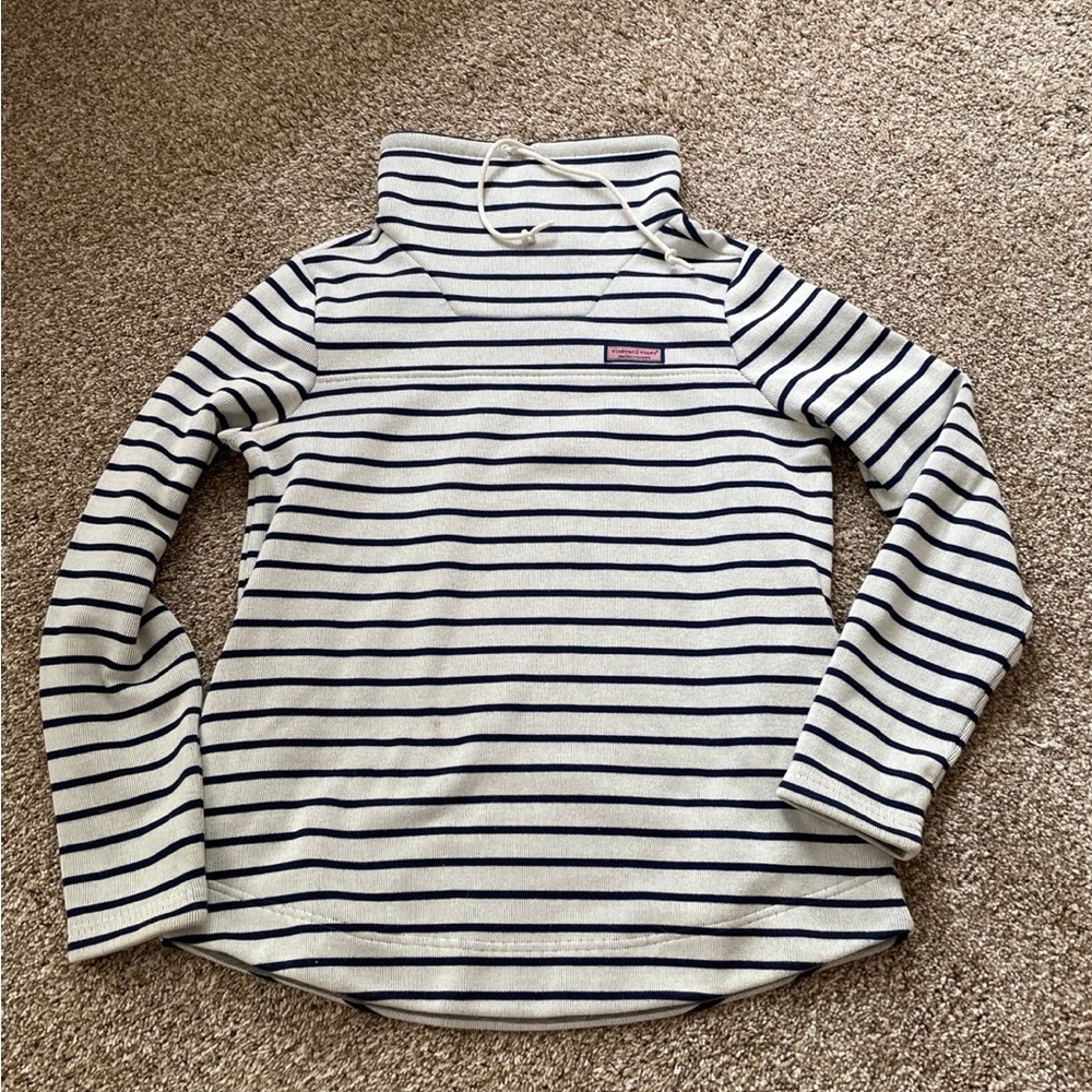 Vineyard Vines sweatshirt